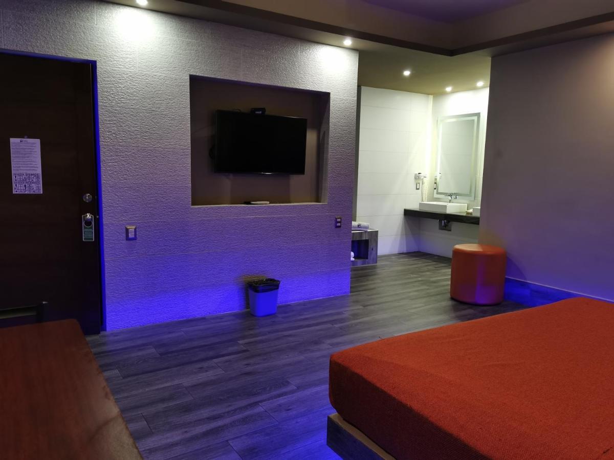 Deluxe Suite Spa Bath