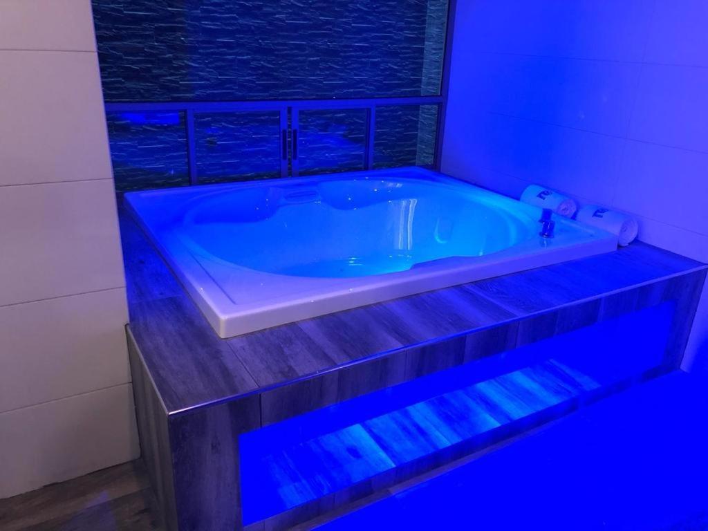 Deluxe Suite Spa Bath