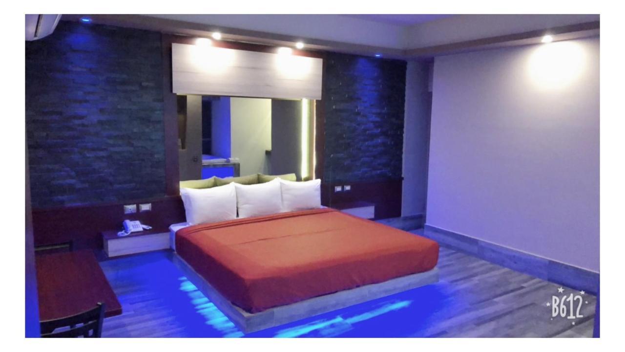 Deluxe King Suite